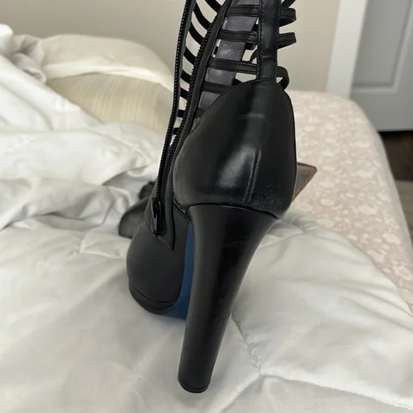 Versace Vintage gladiator stiletto heel! Size 36 1/2 which is a 6 1/2